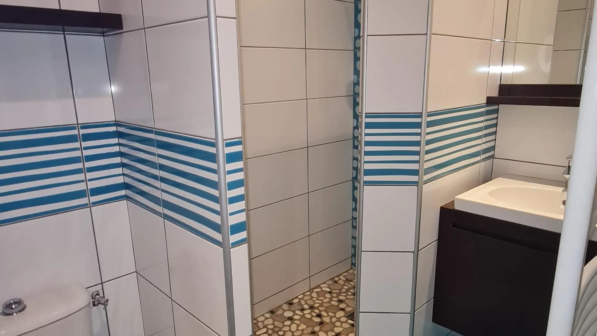 Charmant Studio A Sainte-Maxime Avec Piscine, Balcon Et Parking, Proche Commerces Et Plages. - Fr-1-780-80 0*,  France