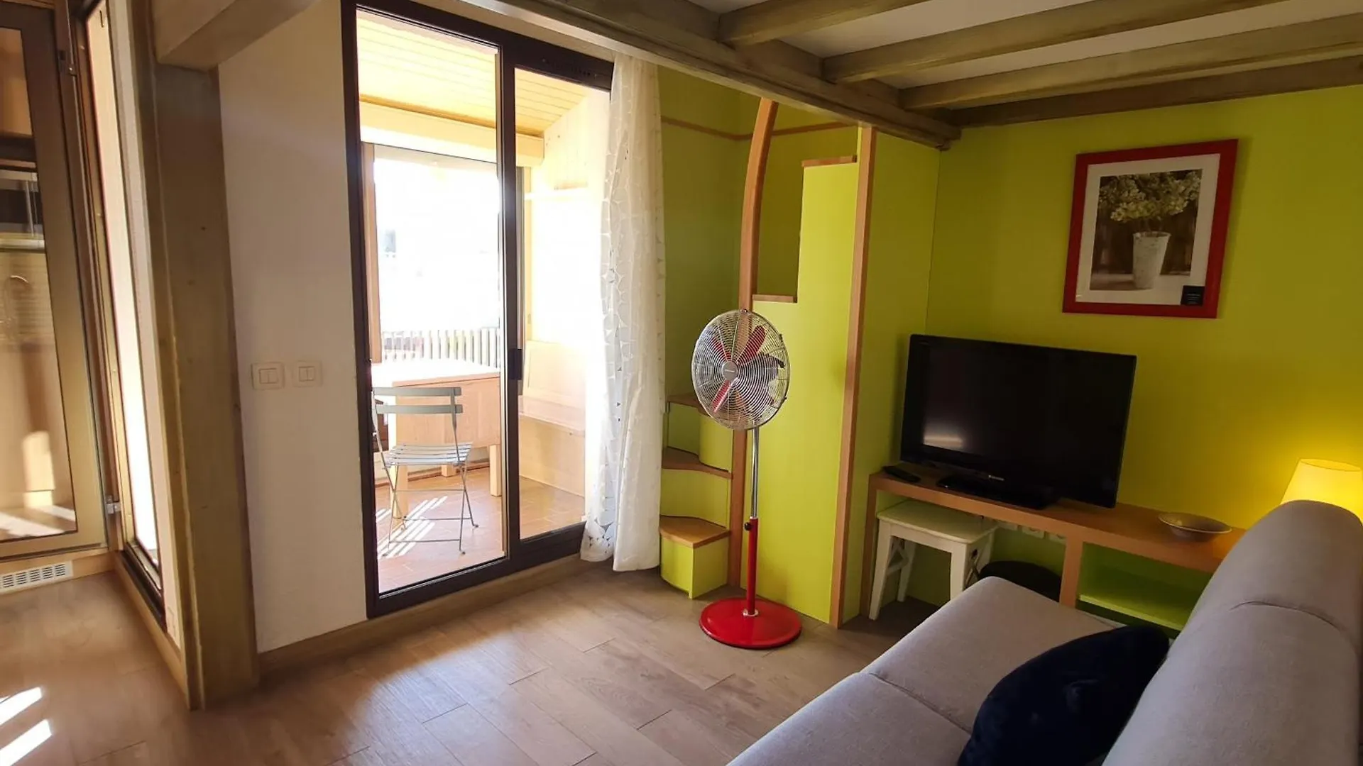 Apartment Charmant Studio A Sainte-Maxime Avec Piscine, Balcon Et Parking, Proche Commerces Et Plages. - Fr-1-780-80