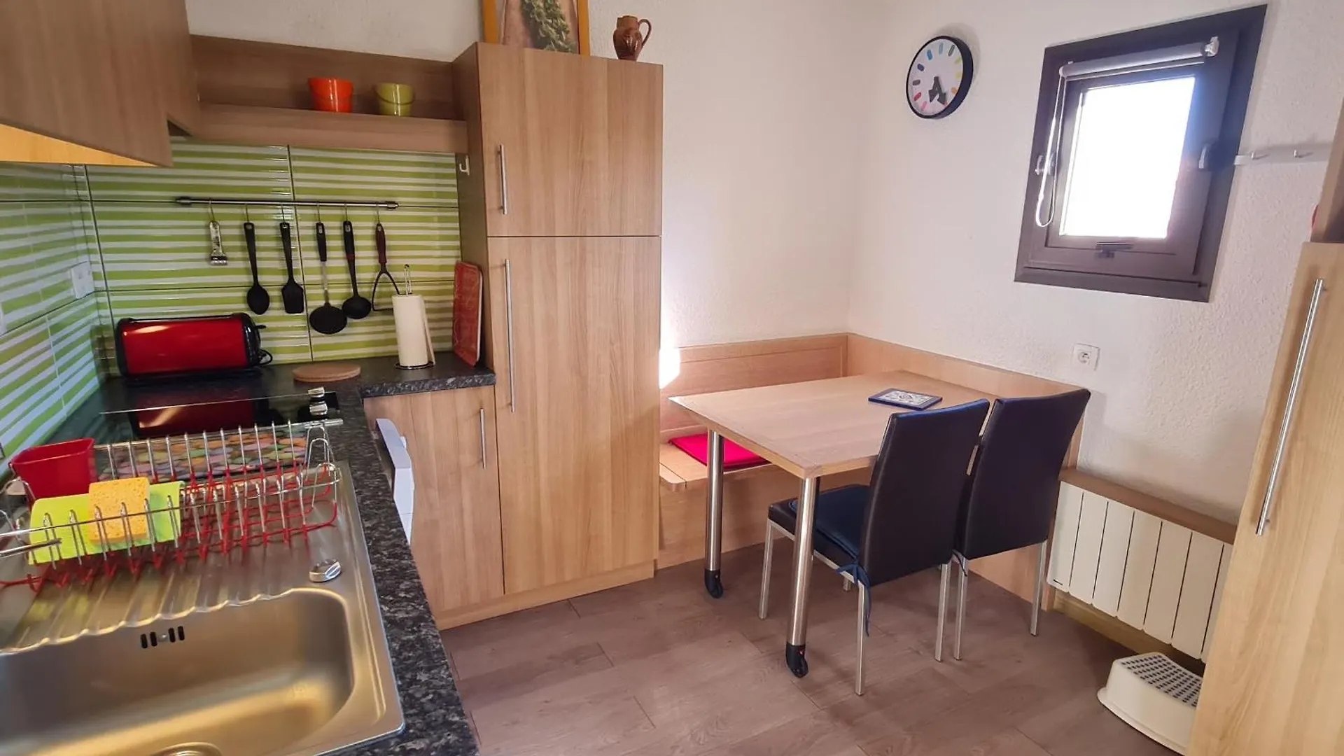 Charmant Studio A Sainte-Maxime Avec Piscine, Balcon Et Parking, Proche Commerces Et Plages. - Fr-1-780-80 0*,