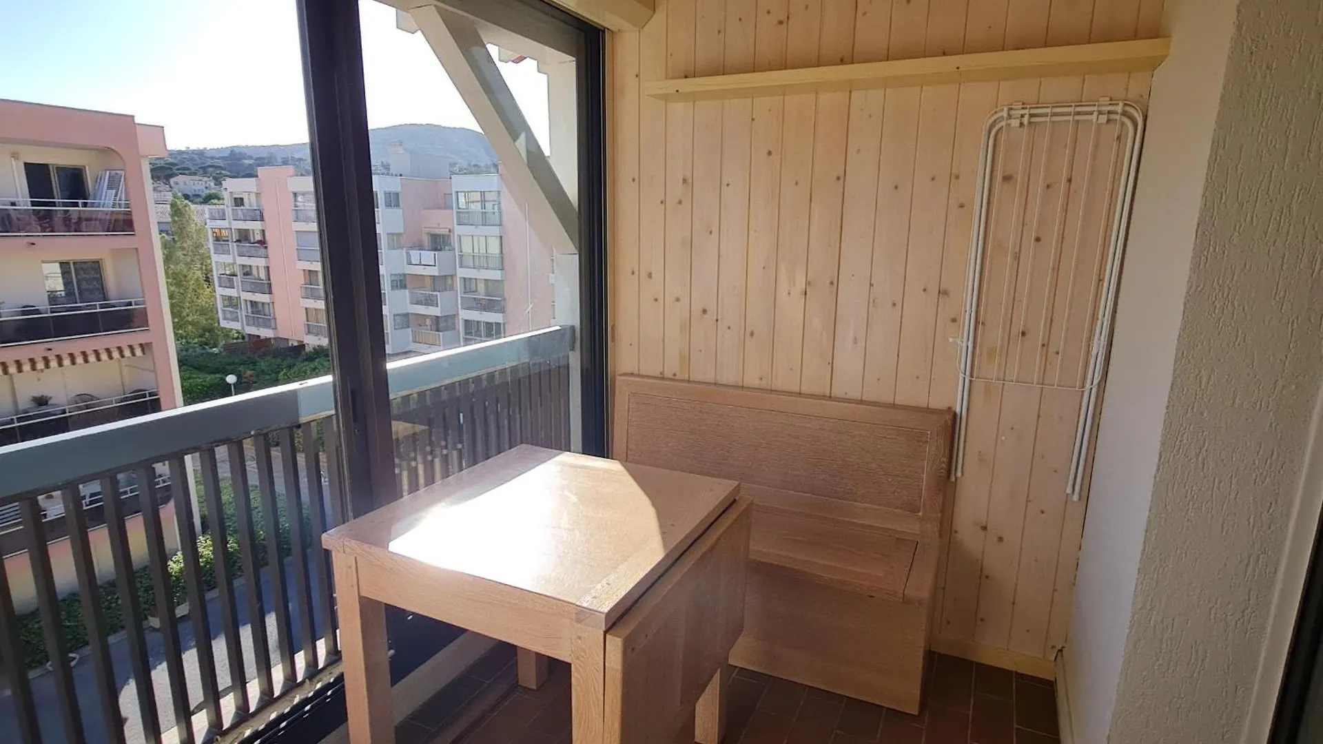 Charmant Studio A Sainte-Maxime Avec Piscine, Balcon Et Parking, Proche Commerces Et Plages. - Fr-1-780-80 Apartment